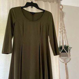 Green 3/4 sleeve length cape dress